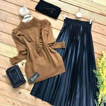 brown shirt and black tanoura